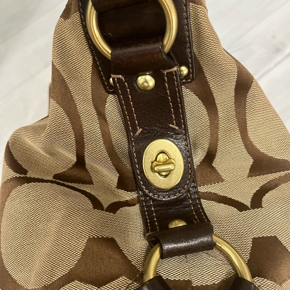 Beautiful Coach Hobo Purse - Picture 6 of 16
